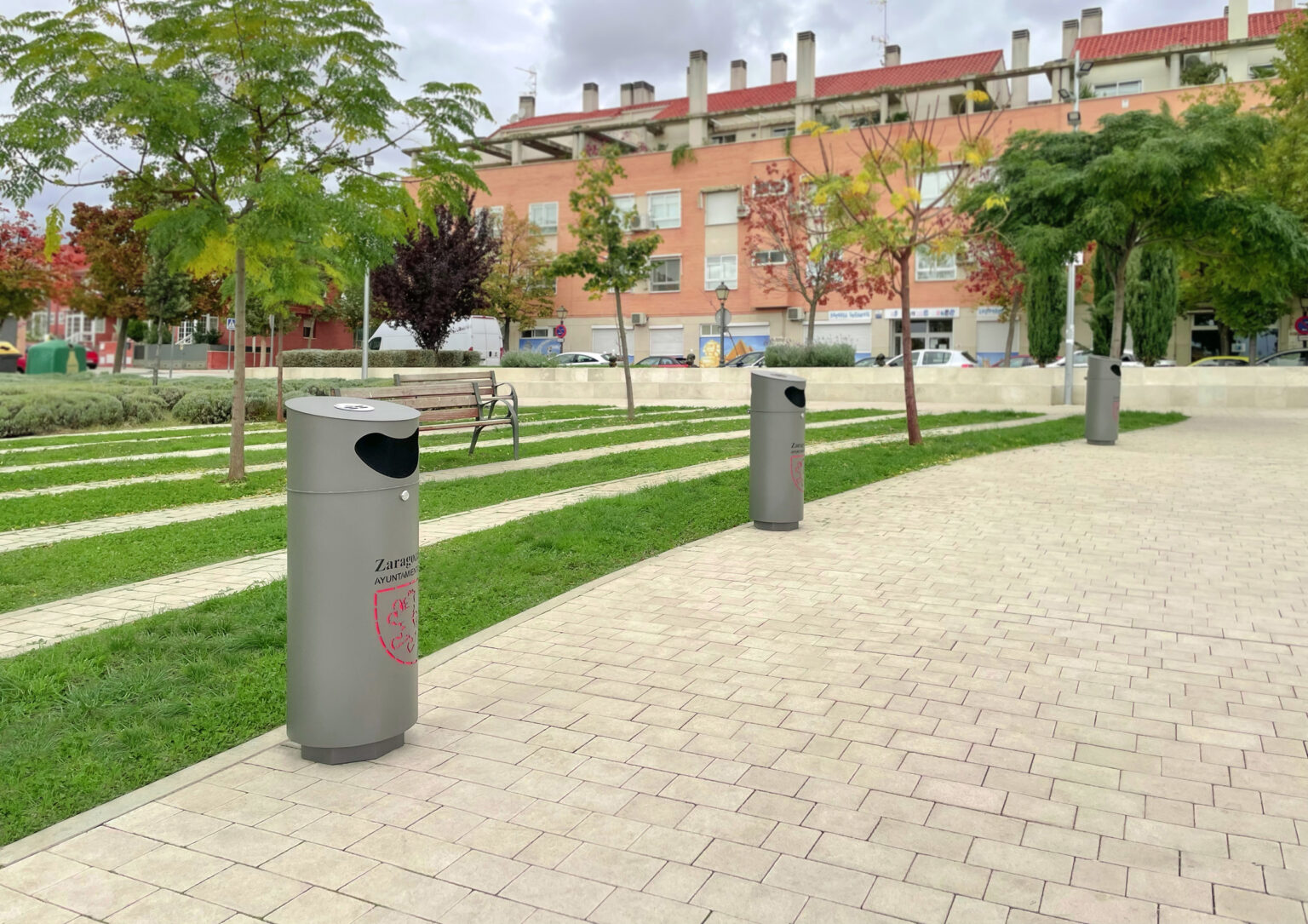 Zaragoza renueva las Papeleras Urbanas.