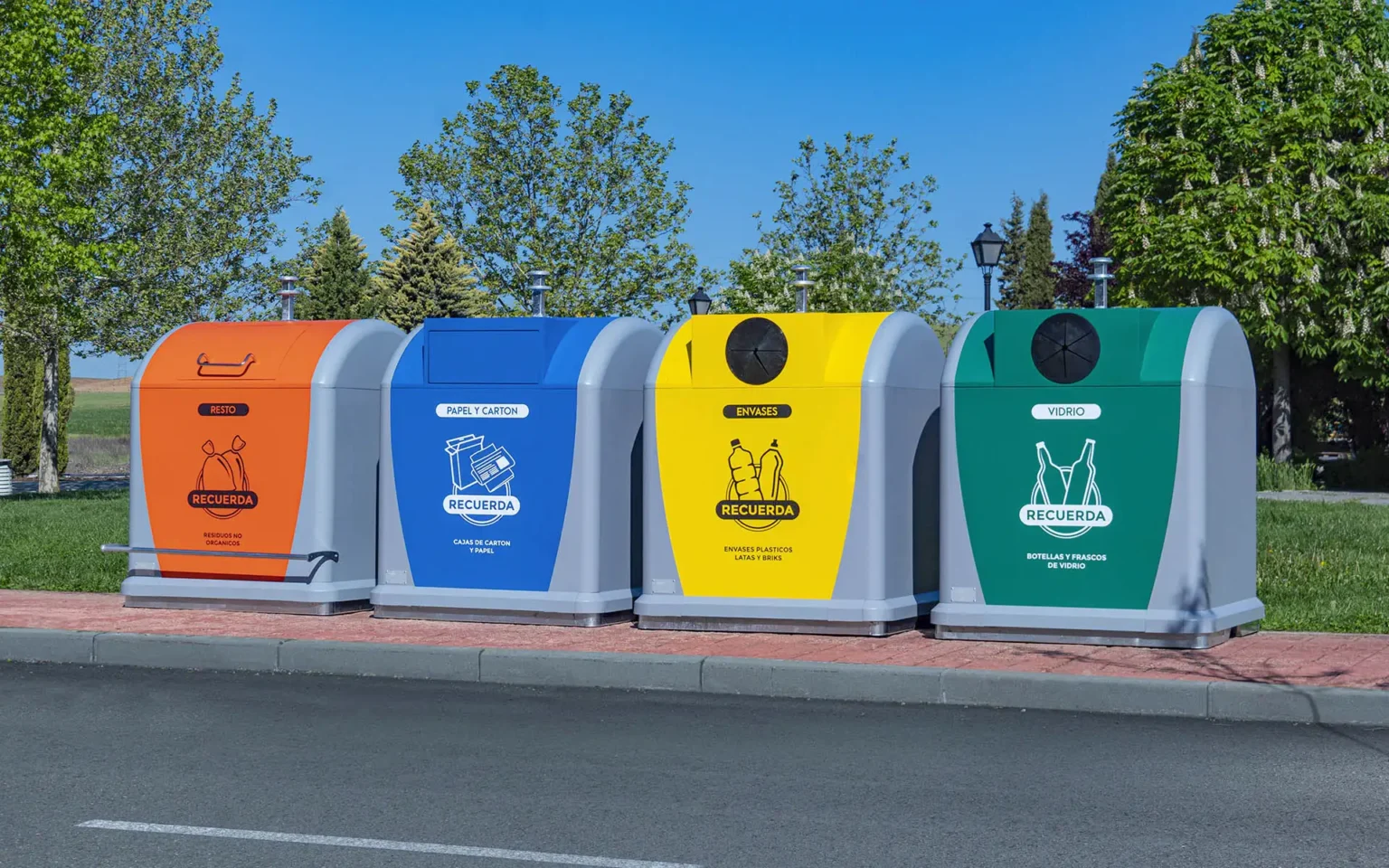 Innovación y compromiso que construye futuros sostenibles. Contenedores Fabrez